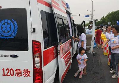 贵港转院救护车出租 就近派车 相关图片