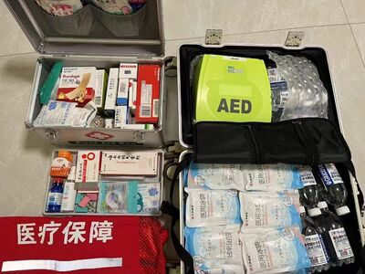 乌鲁木齐高铁送病人-病人转院用车 相关图片